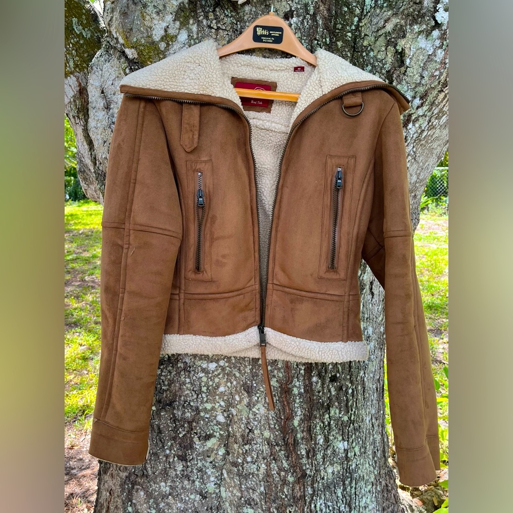 Levi’s faux suede Sherpa jacket size 6 (medium)